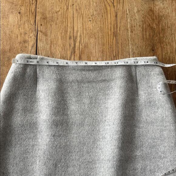 Max Mara Italy Light Gray Skirt and Jacket Set Wool - Picture 13 of 15